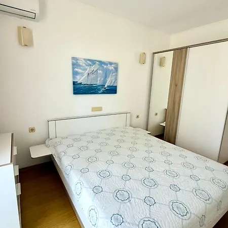 Spacious Crystal Appartement